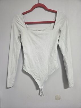 Aritzia Babaton Contour Squareneck Longsleeve Bodysuit